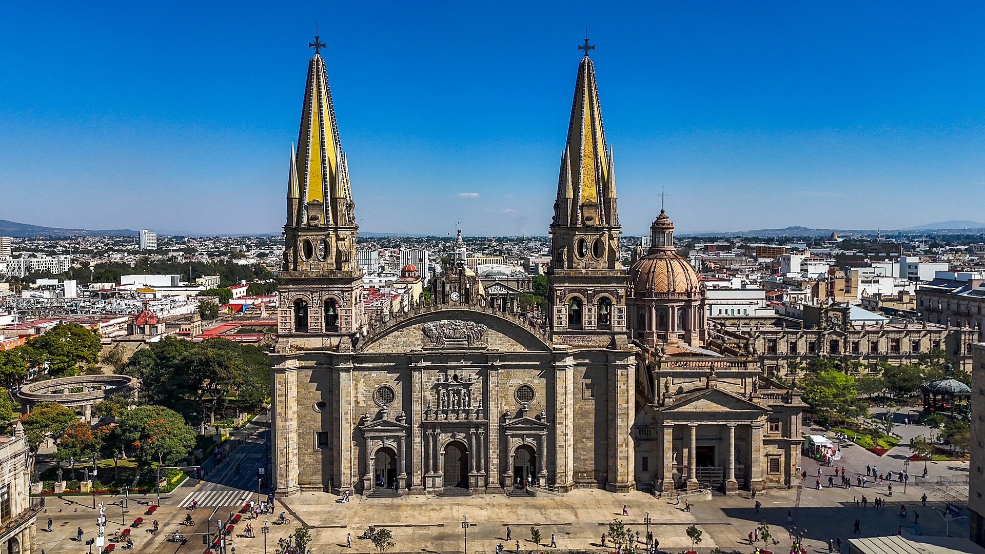 Guadalajara Cathedral and centro by day